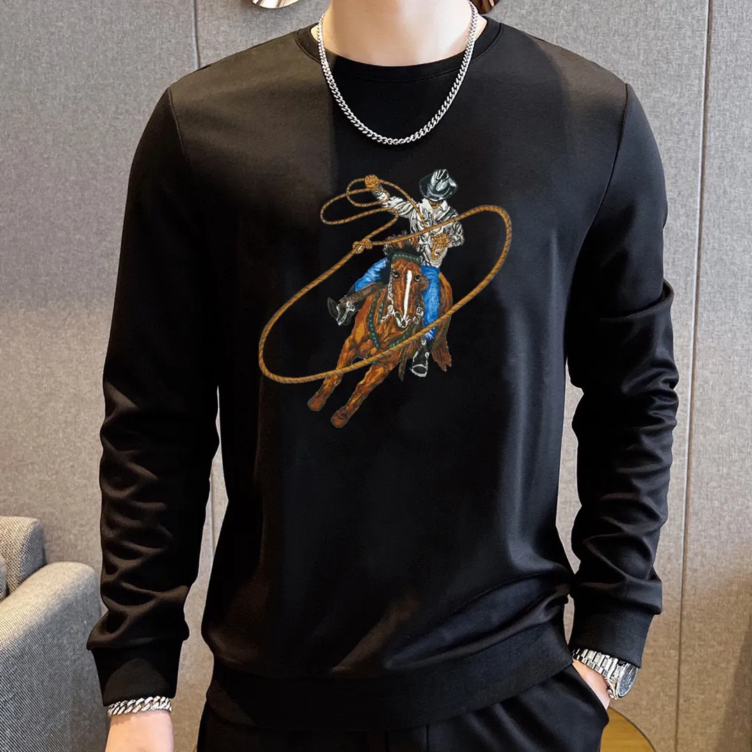 🅿️380 direct batch [LV Louis Vuitton] (Fat Man Gospel) hot-selling suit is coming. Focus on the original version of the official website. 2025 new hot-selling sweatshirt suit. The original order is the best. 🇭🇰The meticulous work of top designers. Just for a fitting and perfect upper body effect. 100% natural high-quality Roman cotton, close-fitting comfort, noble and elegant! Original hardware embodies elegance and nobility! Counter size: M-5XL (maximum wear up to 220 pounds)